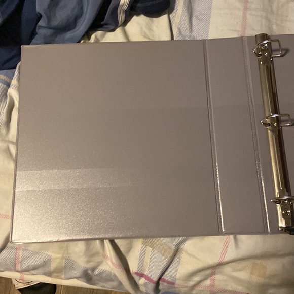 Folder - Picture 2 of 5